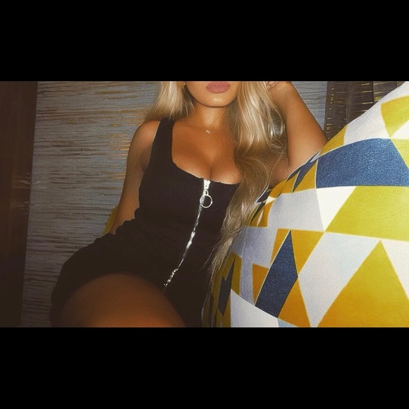 Black Guess Dress - Picture 2 of 2